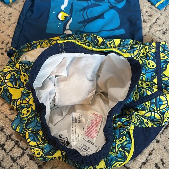 Disney Store Star Wars: The Mandalorian Swim Trunks and Rashguard Boys Sz 5/6 - Picture 3 of 8